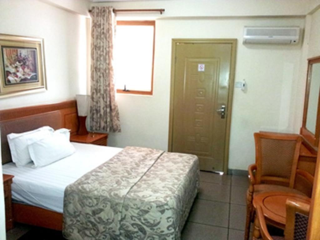 Sunset Hotel 库马西 客房 照片